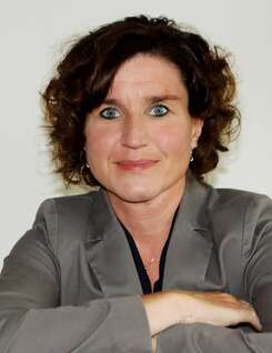 Dr. Hella-Sabrina Lange